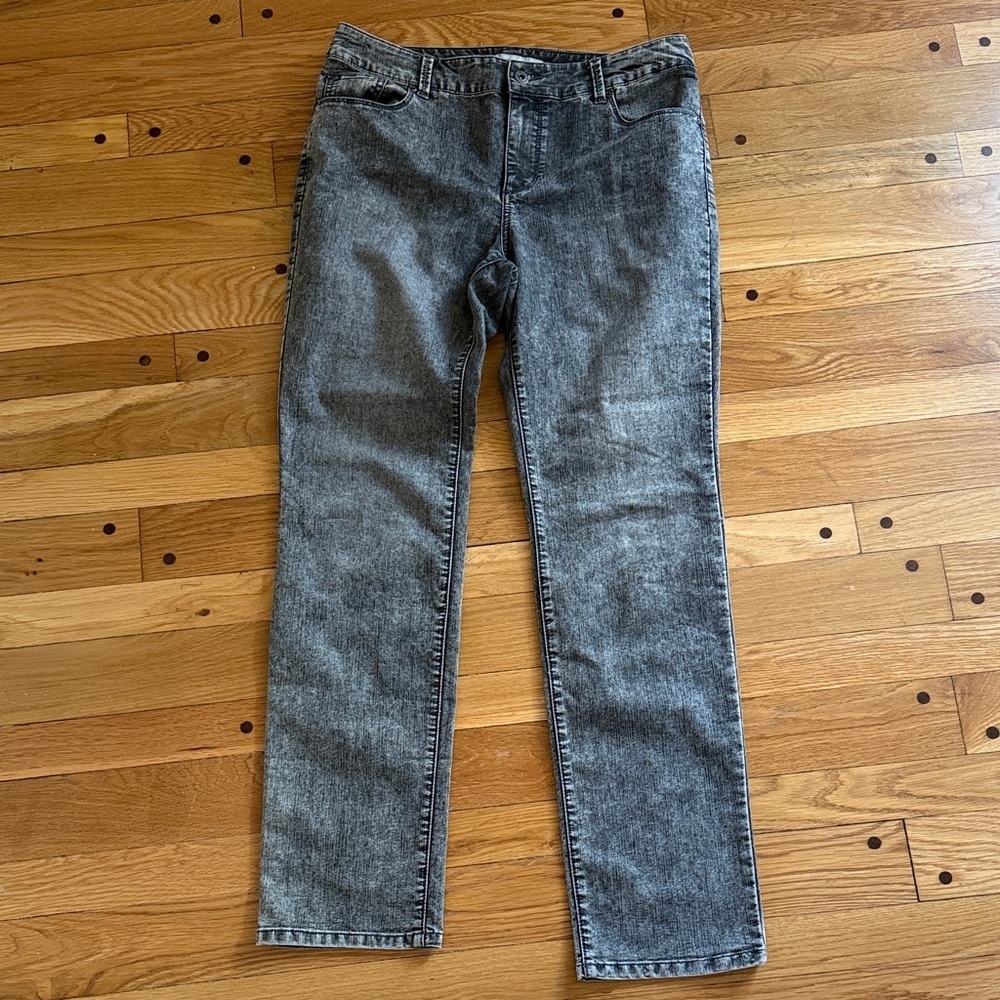 Chico's Platinum Ultimate Fit Slim Leg Black Acid Washed Jeans Size 1 Regular